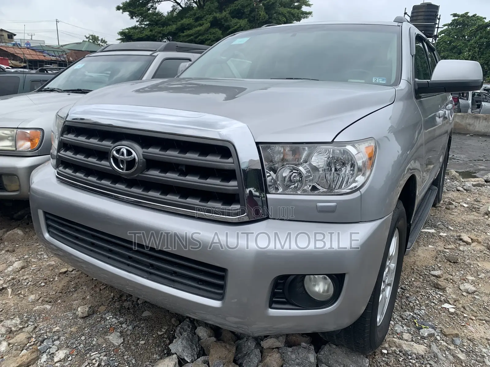 Toyota Sequoia 2010 Silver