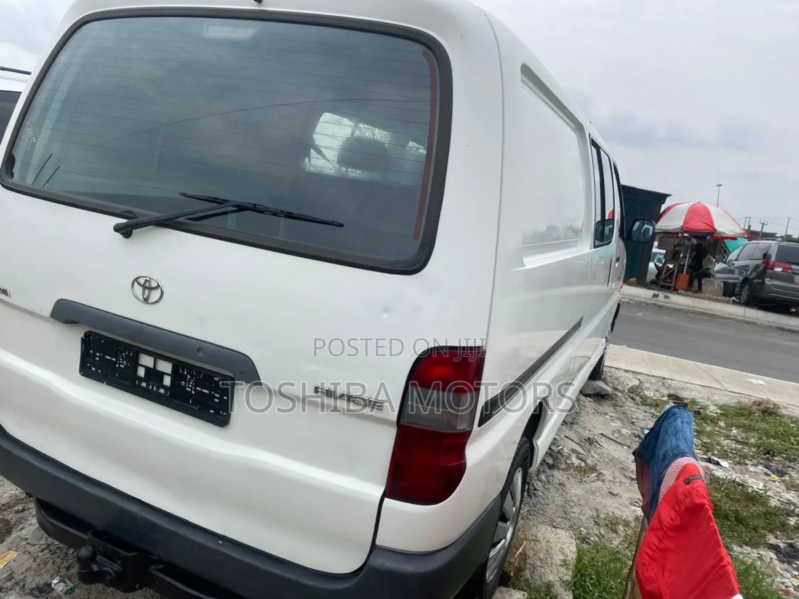 Toyota HiAce 2004 White