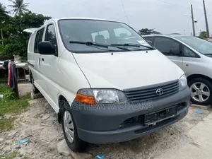 Toyota HiAce 2004 White