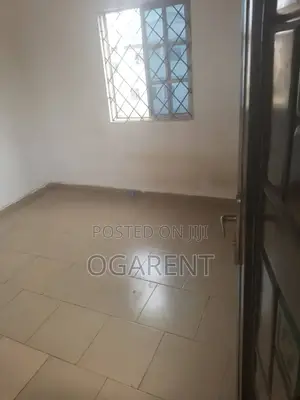 1bdrm Bedsitter in Ewukwu Sapele Road, Benin City for rent