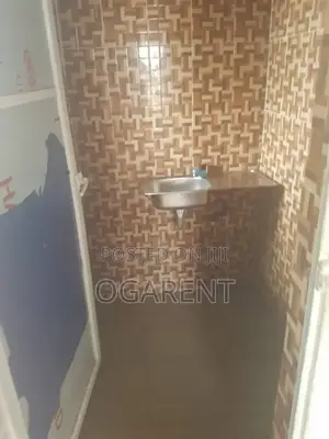 1bdrm Bedsitter in Ewukwu Sapele Road, Benin City for rent