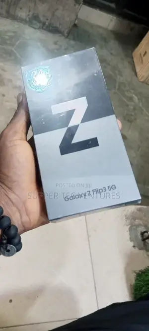 New Samsung Galaxy Z Flip 3 256 GB