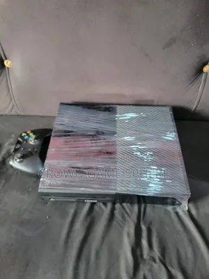 Clean Xbox One Available With 1 Wired Pad and 6 Games