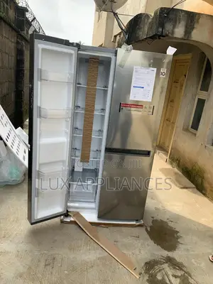 688L LG Refrigerator