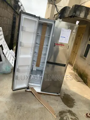 Easy to Use 688L Refrigerator