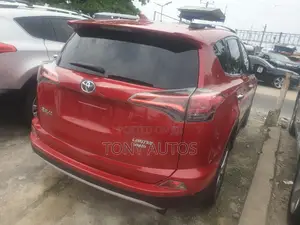 Toyota RAV4 2016 Red