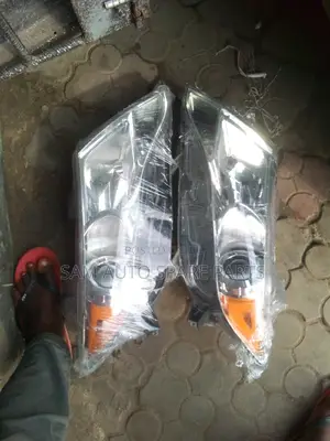 Toyota Venza Headlight New One 012 1 Set