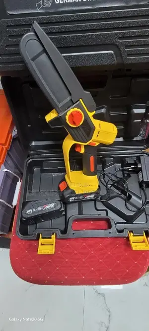 Rechargeable Chainsaw Machine 40V