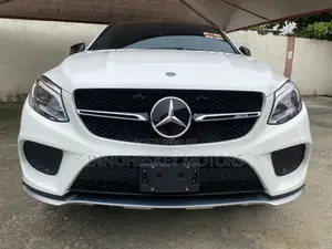 Photo - Mercedes-Benz GLE-Class AMG GLE 43 4MATIC 2018 White