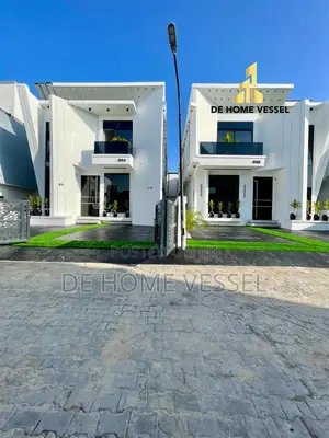 5bdrm Duplex in Chevron for sale