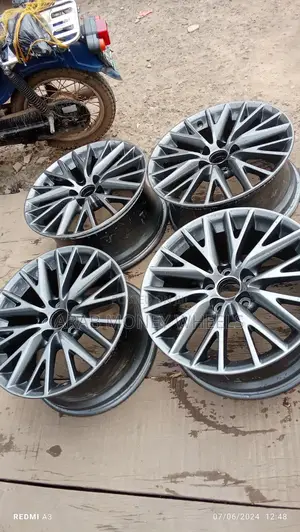 Pencil Colour 18 Inch Rims for Lexus Cars