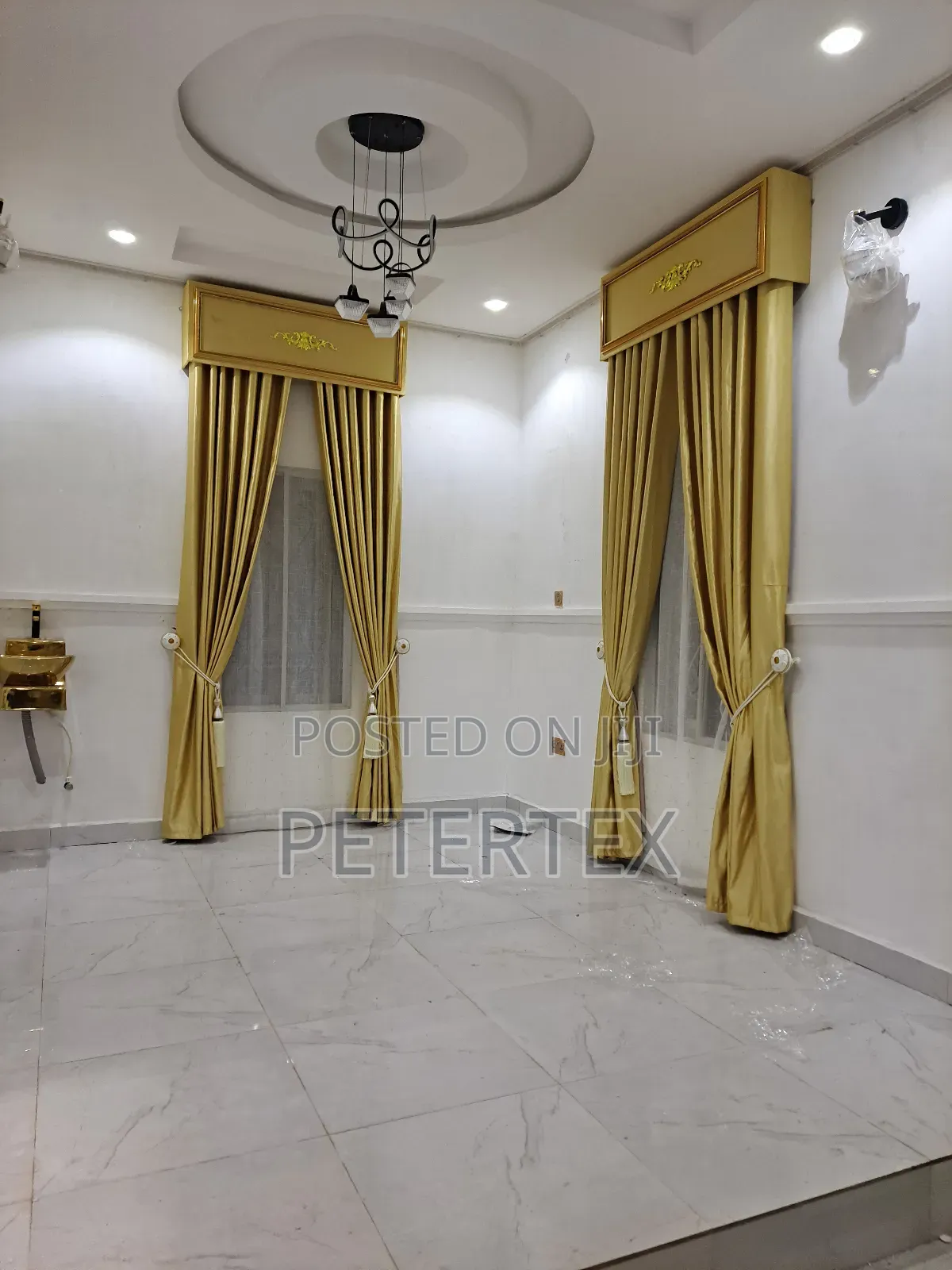 Stock Curtain Gold