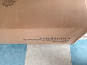 New Server HP ProLiant DL20 Gen10 8GB Intel Xeon HDD 1T