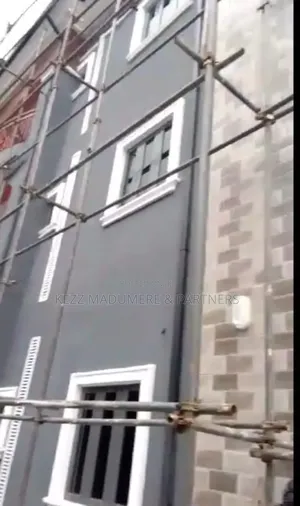 2bdrm Block of Flats in Cedarwood Estate ,, Woji for rent