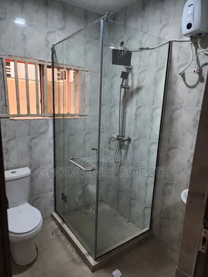 Frameless Hinged Cubicle Glass
