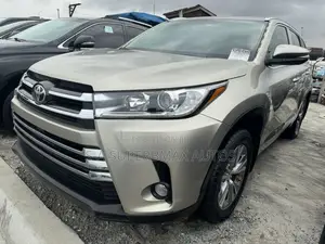 Toyota Highlander 2015 Gold