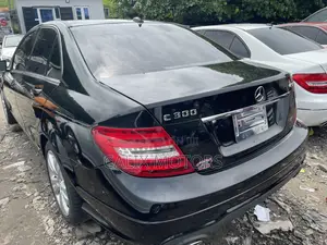 Mercedes-Benz C300 2010 Black