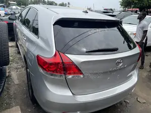 Toyota Venza 2011 Silver