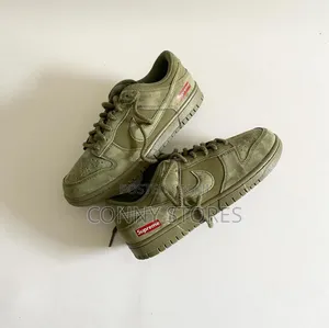 Premium Nike Sb Dunk X Supreme 'Olive Green'