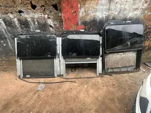 All Kinds of Pano Roof Glass for Mercedes Gle Available