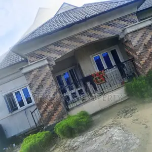 Furnished 4bdrm Bungalow in Farm Road 2 Estate, Port-Harcourt for sale