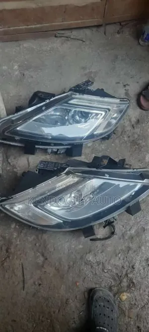 Headlight Mazda Cx9 2008model