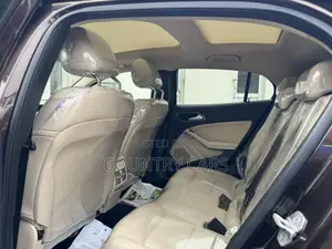 Mercedes-Benz GLA 250 2015 Brown