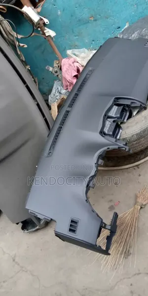 Toyota Corrolla 2010 Top Dashboard.
