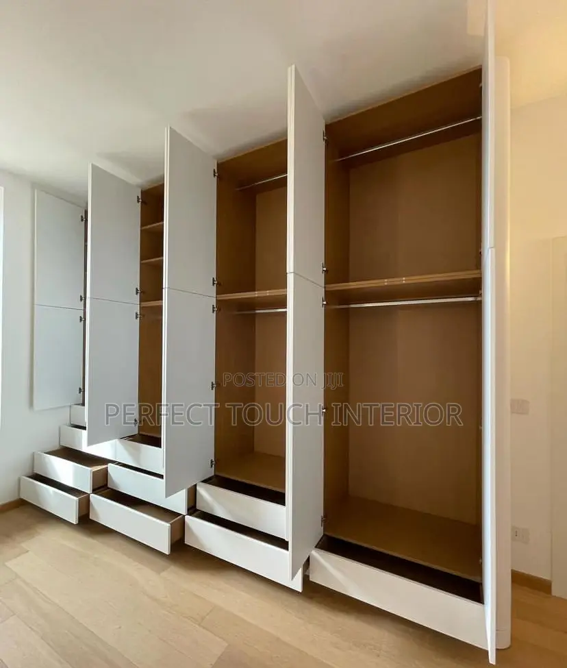 Inbuilt Wardrobe