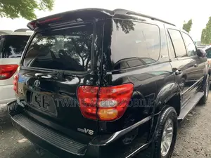 Toyota Sequoia 2004 Black