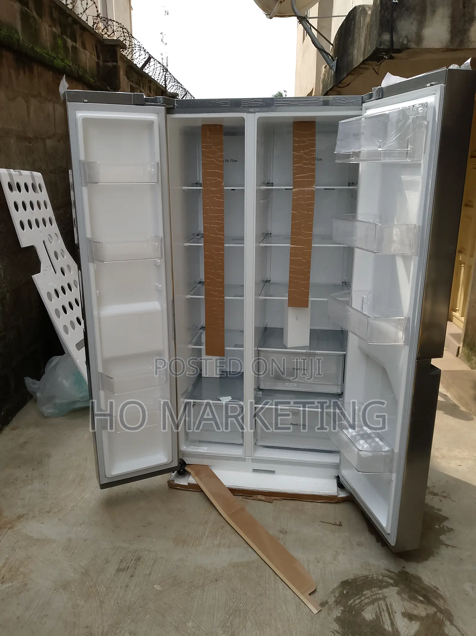 Classic LG Refrigerator Ref 257-Jlyl-B