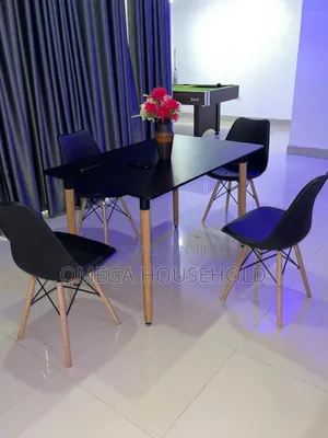 4 Seater High Quality Dining Table.