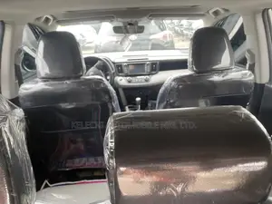Toyota RAV4 Limited 4dr SUV (2.5L 4cyl 6A) 2018 Silver