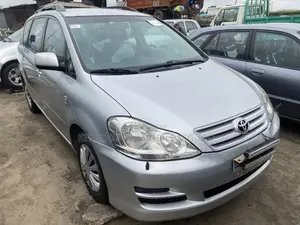 Toyota Avensis Verso 2.0 Petrol 2006 Silver