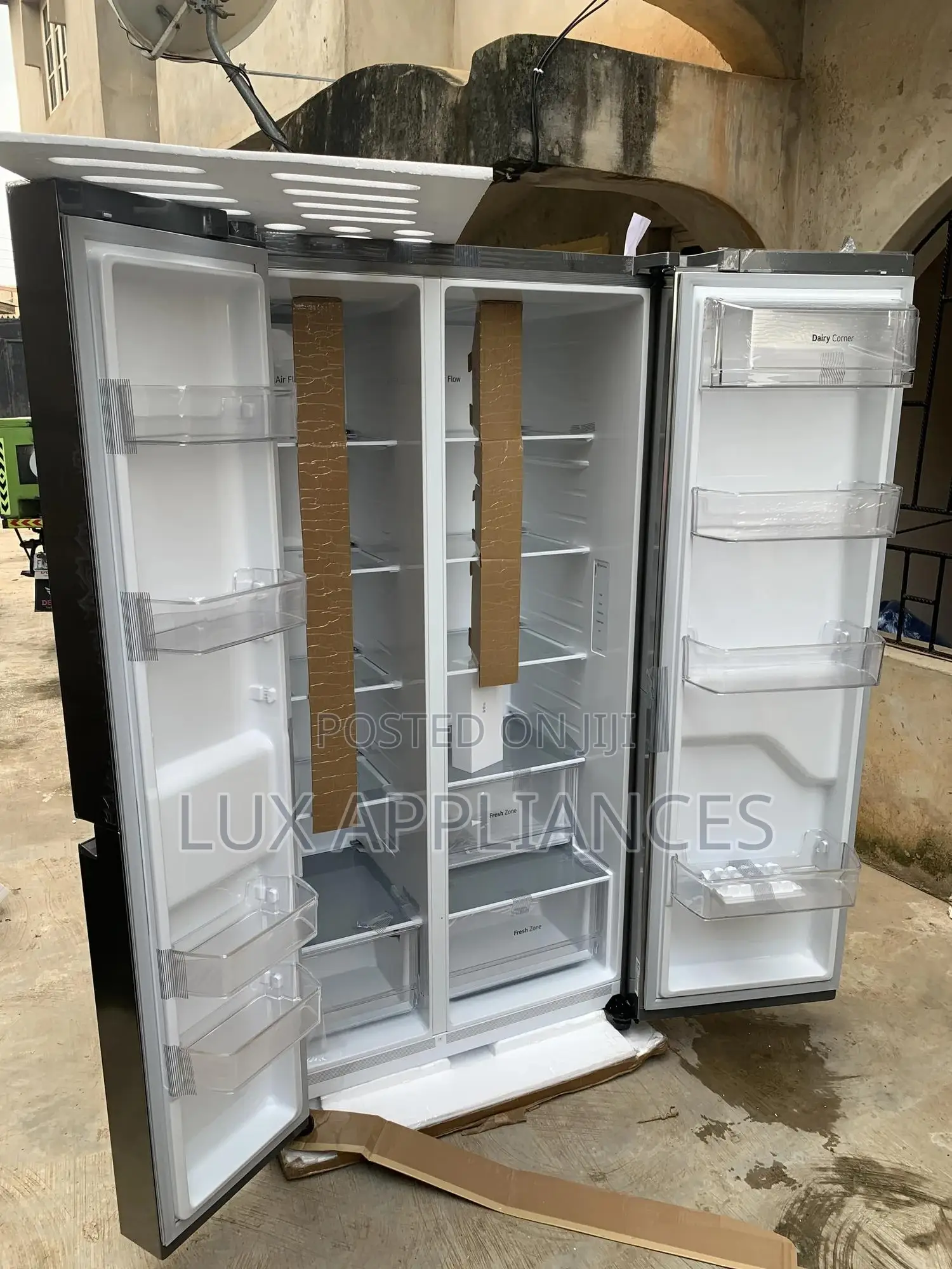 Capable 688L LG Refrigerator