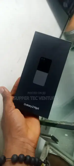 New Samsung Galaxy Z Flip 5 256 GB