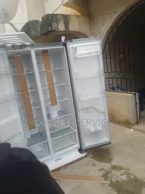 Unique Brand Side by Side LG Refrigerator [257-Jlyl-B]