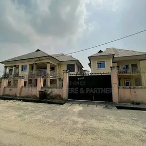 9bdrm Block of Flats in New Gra , Port for sale