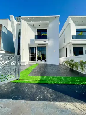 5bdrm Duplex in Chevron for sale
