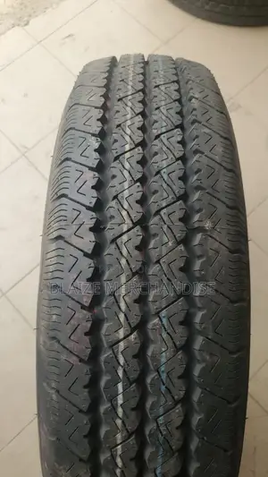215/75r17.5 Bridgestone Tyre
