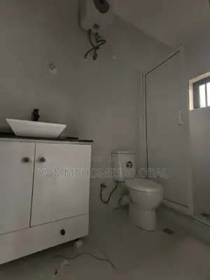 2bdrm Block of Flats in Before Paradise, Life Camp for rent