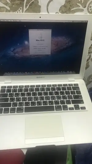 Laptop Apple MacBook Air 2GB Intel Core 2 Quad SSD 128GB