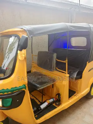 TVS Apache 160 4V 2021 Yellow