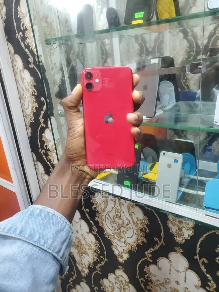 Apple iPhone 11 128 GB Red