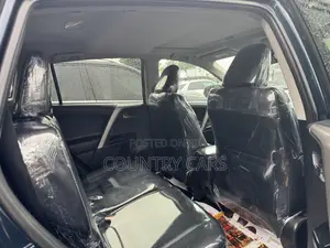 Toyota RAV4 2018 Blue