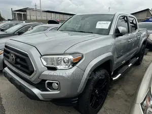 Toyota Tacoma 2020 Silver
