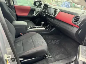 Toyota Tacoma 2020 Silver