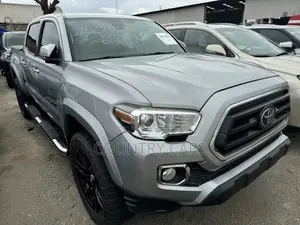 Toyota Tacoma 2020 Silver