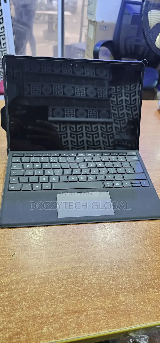Surface Pro4 [Corei7 ／16GB／SSD256GB]