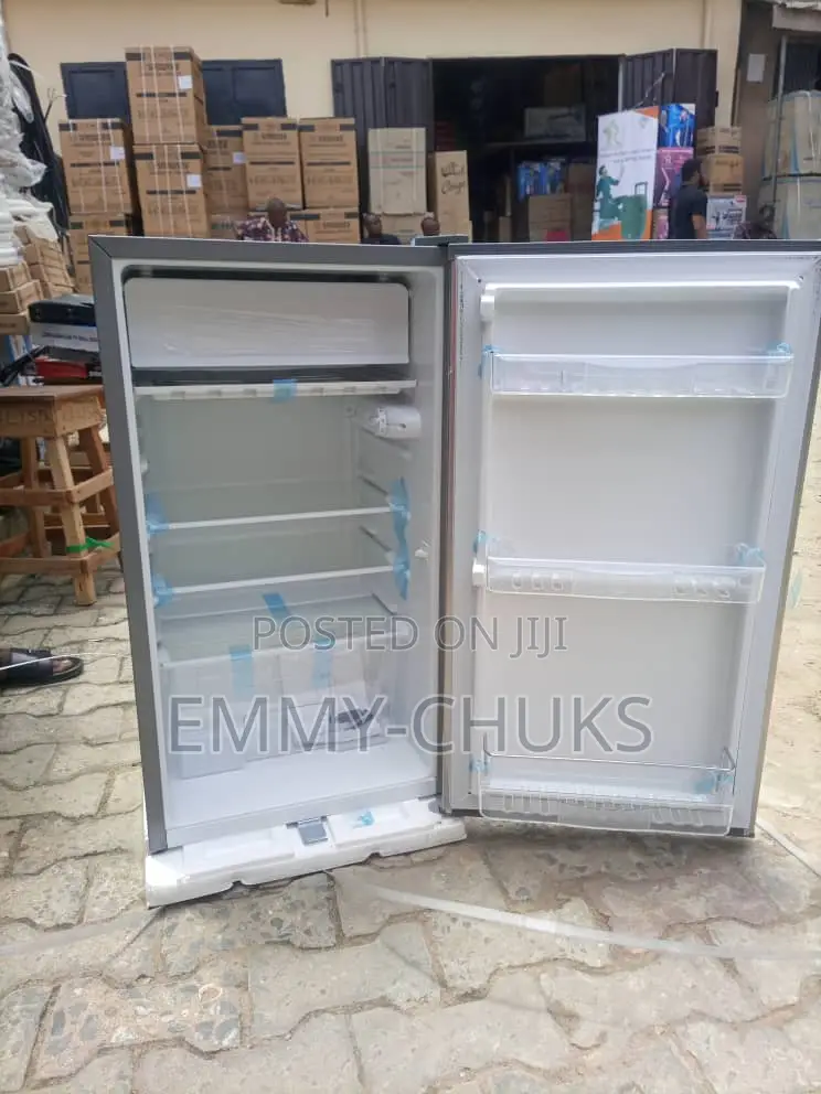Single Door Table Top Refrigerator